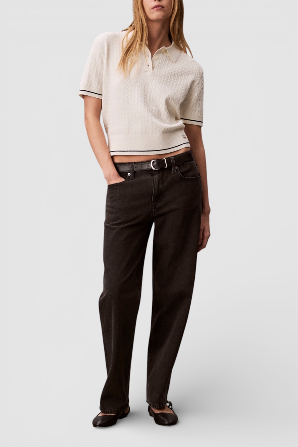 תמונת כל הלוק של חולצת פולו